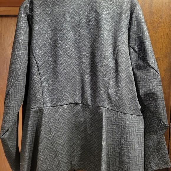 NWT TORRID Size 4 Studio Uptown Prem. Ponte Black Chevron Stretch Peplum Blazer - Picture 6 of 8